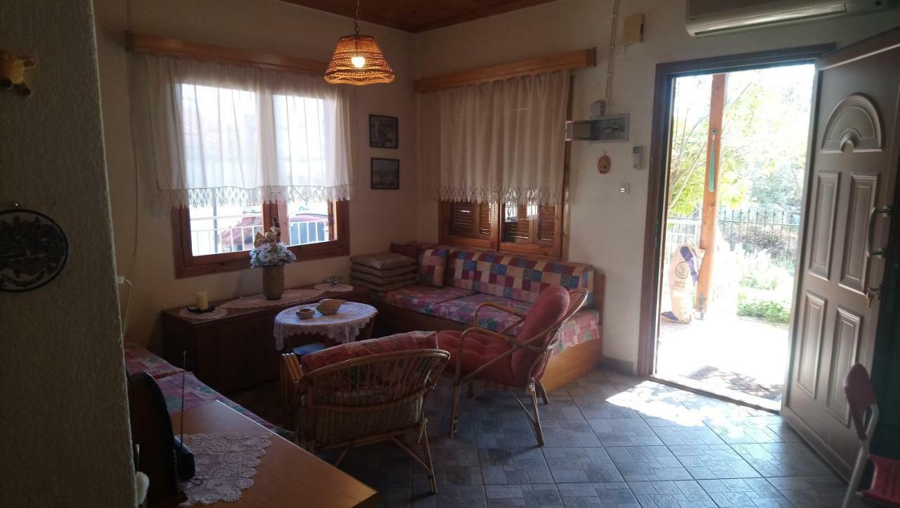 Α Lovely Home For A Summer Vacation Asproválta Eksteriør billede